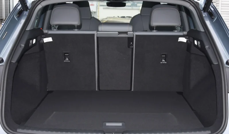 
								Audi Q4 e-tron full									