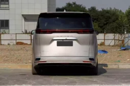 Denza D9 EV