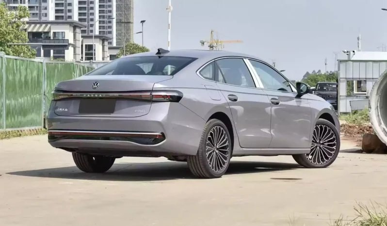 
								Volkswagen Passat full									